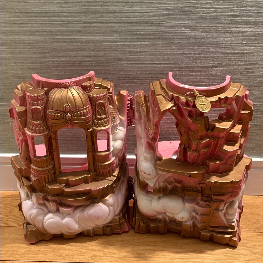 SHE-RA Crystal Castle and Playset - Picture 11 of 13
